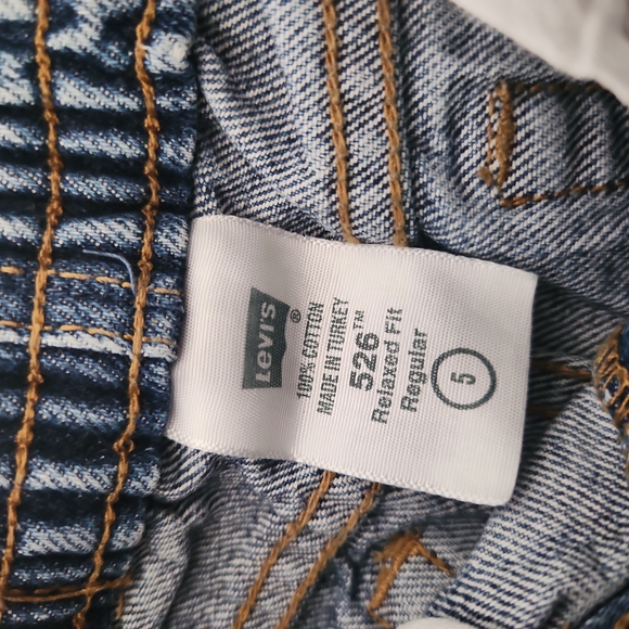 Levi's  526 Relaxed Fit Jeans Size 5 Regular - Picture 3 of 4